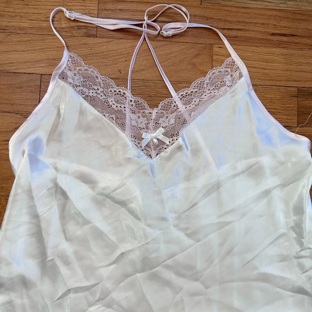 Linea Donatella White and Pink Bridal Robe and Pajama Set - Picture 6 of 6